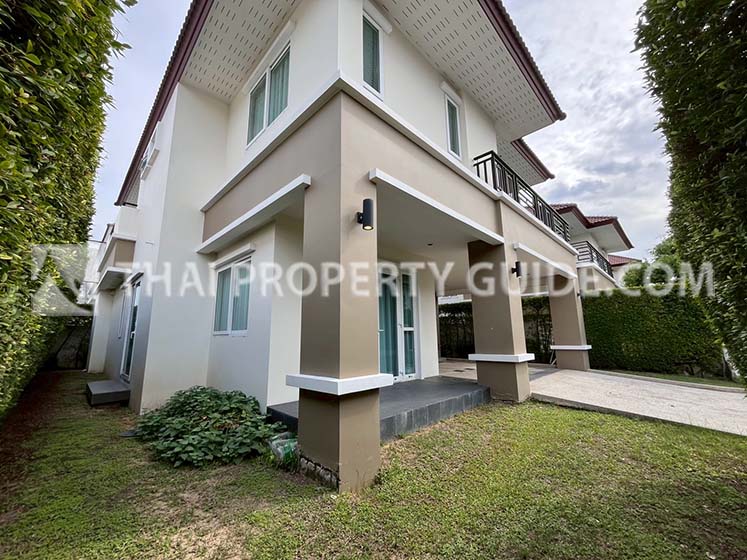 House with Shared Pool for rent in Sukhumvit